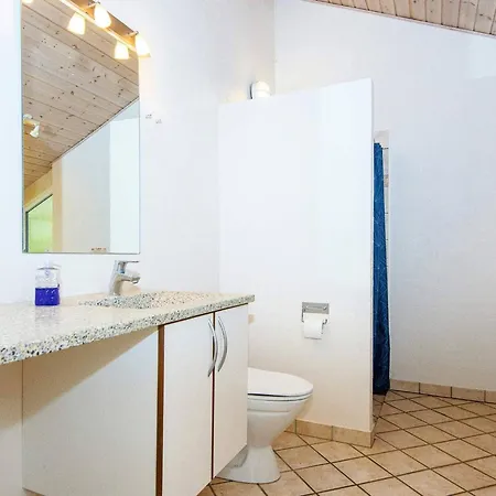 8 Person In Grenå