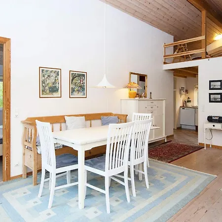 8 Person In Grenaa-by Traum *