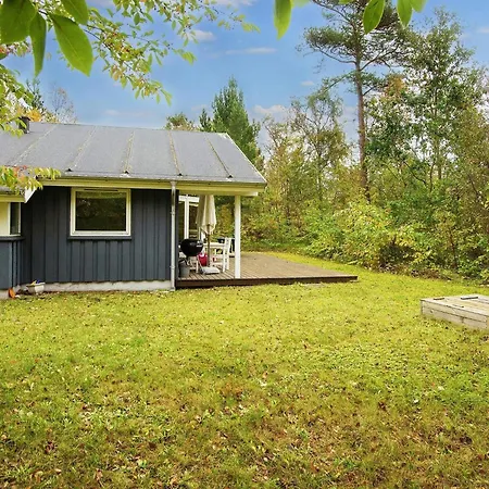 8 Person In Grenaa-by Traum