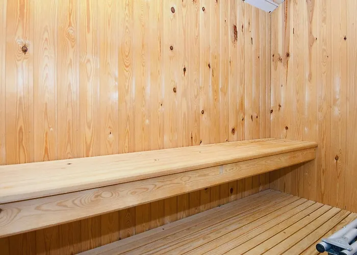 8 Person In Grenaa-by Traum * Grenå